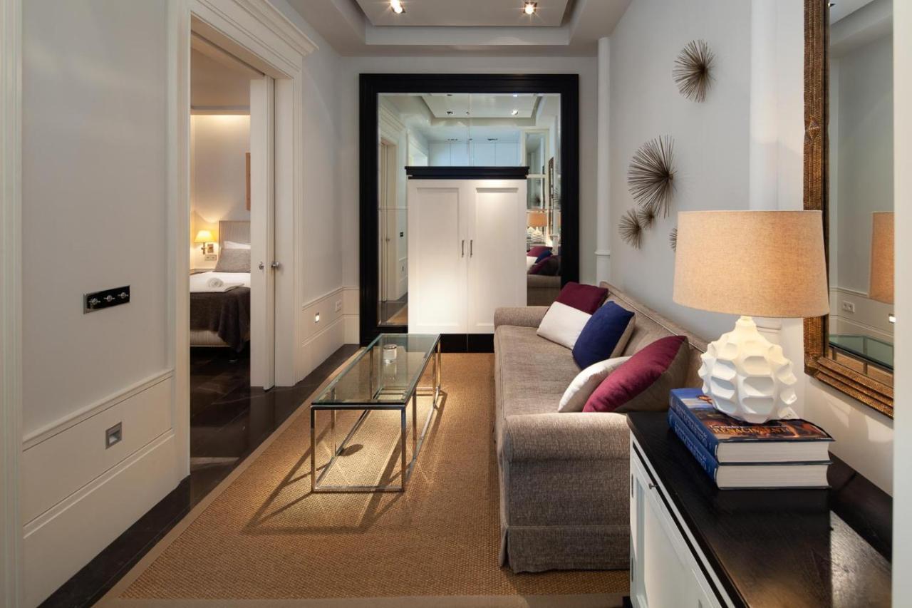 Elegante Apartamento Plaza Constitucion Malaga Exterior photo